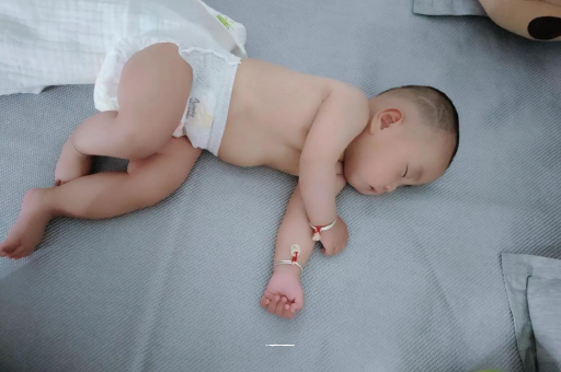 临清六个月宝宝眼睛散光